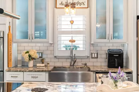 Kitchen - 5312 Riverview Dr, Saint Augustine, FL 32080 photo 4 of 13