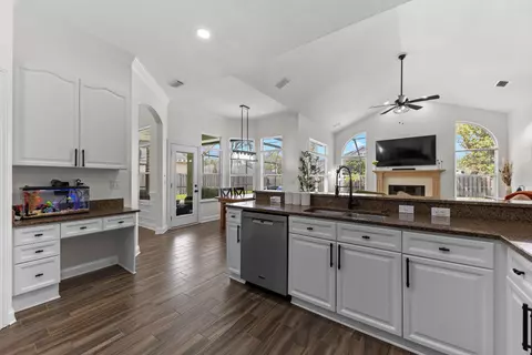 Kitchen - 1157 Ashmore Dr, Saint Johns, FL 32259 photo 4 of 4