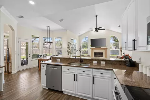 Kitchen - 1157 Ashmore Dr, Saint Johns, FL 32259 photo 2 of 4