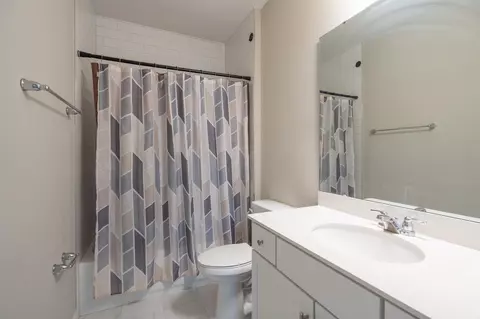Bath - 499 Silver Landing Dr, Saint Augustine, FL 32092 photo 3 of 4
