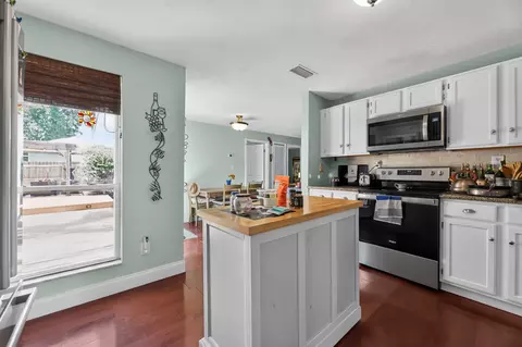 Kitchen - 143 Egret Rd, Saint Augustine, FL 32086 photo 2 of 4