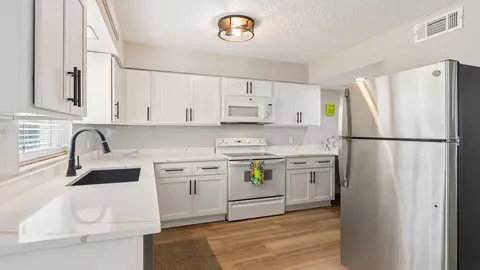 Kitchen - 11 B St #A AND B, Saint Augustine, FL 32080 photo 8 of 11