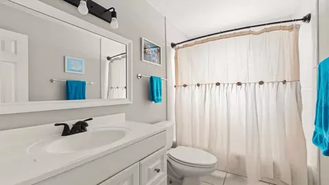 Bath - 11 B St #A AND B, Saint Augustine, FL 32080 photo 4 of 4