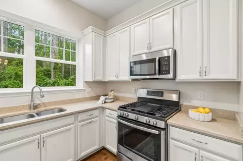 Kitchen - 160 Canyon Trl, Saint Augustine, FL 32086 photo 4 of 5