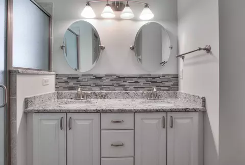 Bath - 849 Crestwood Dr, Saint Augustine, FL 32086 photo 4 of 8
