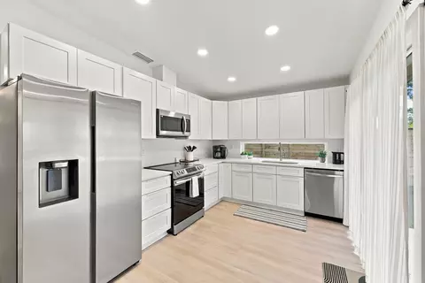 Kitchen - 1333 Grant St, Saint Augustine, FL 32084 photo 2 of 4