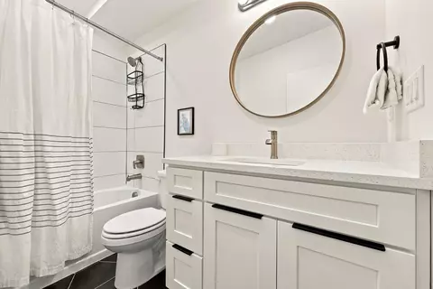 Bath - 1333 Grant St, Saint Augustine, FL 32084 photo 1 of 1
