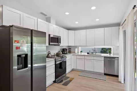 Kitchen - 1333 Grant St, Saint Augustine, FL 32084 photo 2 of 4
