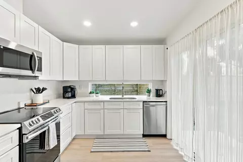 Kitchen - 1333 Grant St, Saint Augustine, FL 32084 photo 4 of 4