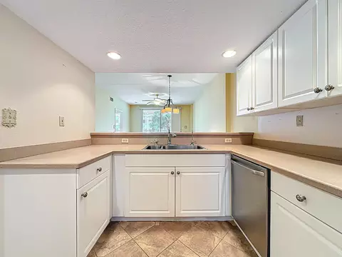 Kitchen - 159 Marine St UNIT 204, Saint Augustine, FL 32084 photo 5 of 9