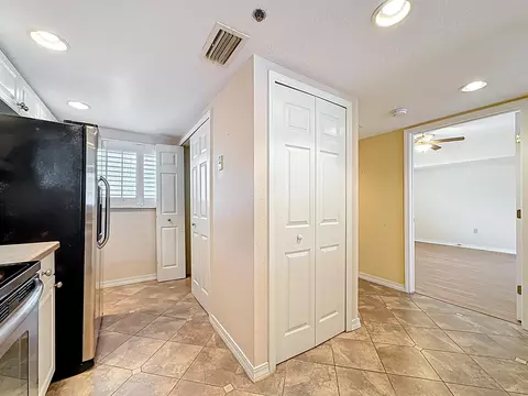 Kitchen - 159 Marine St UNIT 204, Saint Augustine, FL 32084 photo 3 of 9