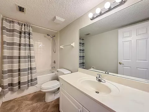 Bath - 159 Marine St UNIT 204, Saint Augustine, FL 32084 photo 1 of 4