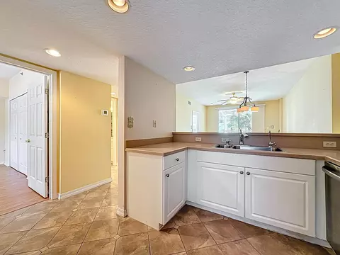 Kitchen - 159 Marine St UNIT 204, Saint Augustine, FL 32084 photo 4 of 9