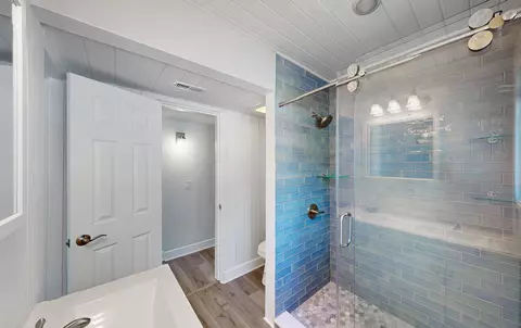 Bath - 1301 Hernandez Blvd, Saint Augustine, FL 32080 photo 2 of 7