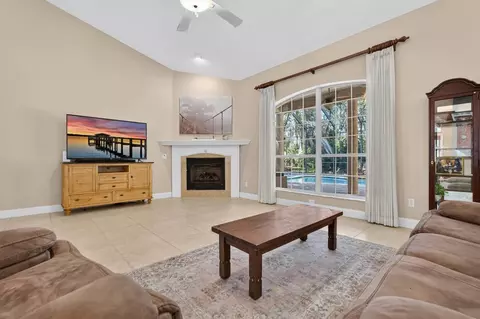 Living - 606 Parker Ct, Saint Augustine, FL 32086 photo 3 of 4
