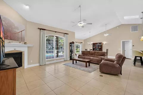 Living - 606 Parker Ct, Saint Augustine, FL 32086 photo 4 of 4