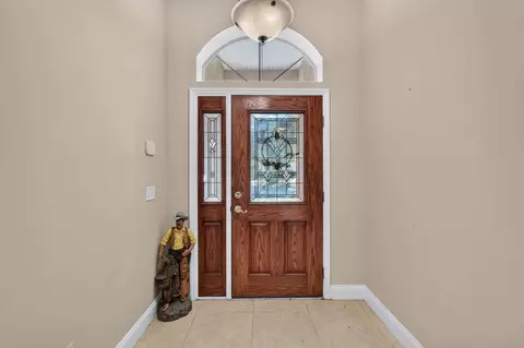 Entry Way - 606 Parker Ct, Saint Augustine, FL 32086 photo 2 of 3