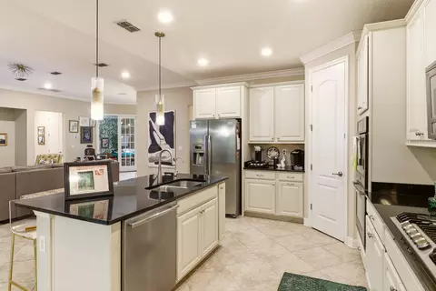 Kitchen - 471 Saint Kitts Loop, Saint Augustine, FL 32092 photo 4 of 9