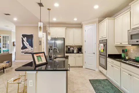 Kitchen - 471 Saint Kitts Loop, Saint Augustine, FL 32092 photo 5 of 9