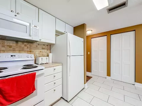 Kitchen - 5930 A1a S UNIT 5B, Saint Augustine, FL 32080 photo 3 of 4