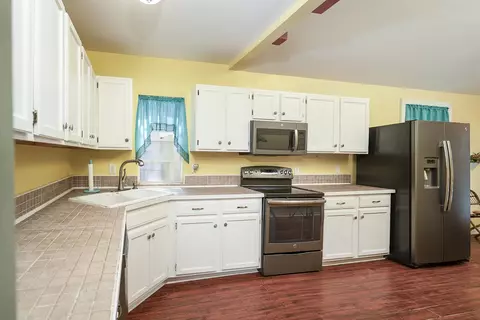 Kitchen - 17 Madeore St, Saint Augustine, FL 32084 photo 3 of 5