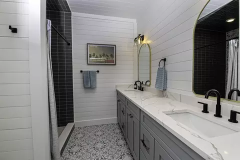 Bath - 1618 20 Inlet Pl, Saint Augustine, FL 32080 photo 4 of 16