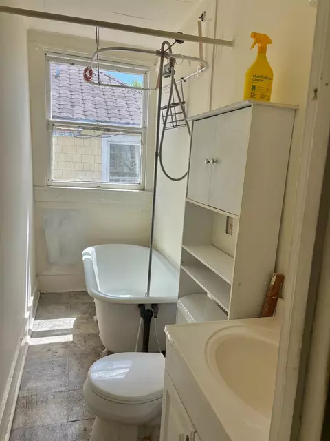 Bath - 41 Saragossa St, Saint Augustine, FL 32084 photo 2 of 2