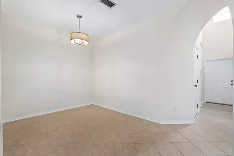 Living - 5 Rachel Ct, Saint Augustine, FL 32080 photo 1 of 8