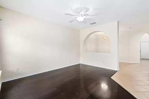 Living - 5 Rachel Ct, Saint Augustine, FL 32080 photo 6 of 8