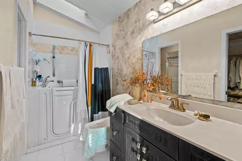 Bath - 9244 July Ln, Saint Augustine, FL 32080 photo 1 of 3