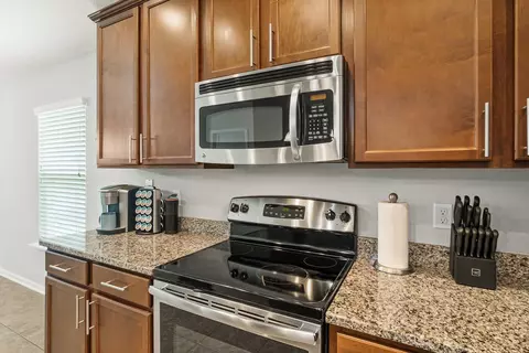 Kitchen - 231 Sunshine Dr, Saint Augustine, FL 32086 photo 2 of 4