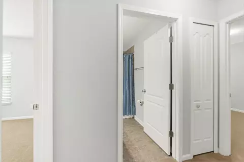 Entry Way - 231 Sunshine Dr, Saint Augustine, FL 32086 photo 2 of 2