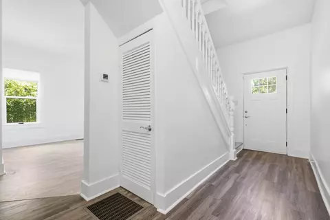Entry Way - 348 Charlotte St, Saint Augustine, FL 32084 photo 2 of 4