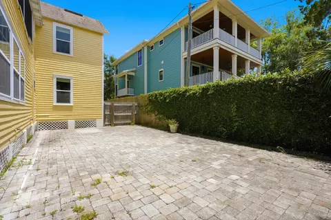 Exterior - 348 Charlotte St, Saint Augustine, FL 32084 photo 7 of 8