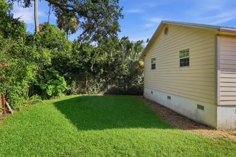 Exterior - 148 M L King Ave, Saint Augustine, FL 32084 photo 9 of 11