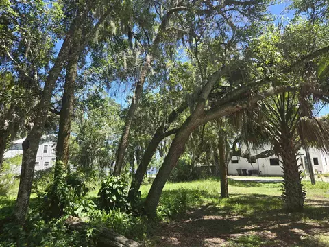 27 Davis St, Saint Augustine, FL 32084 photo 2