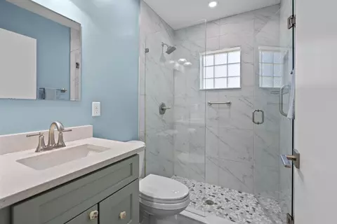 Bath - 907 Queen Rd, Saint Augustine, FL 32086 photo 3 of 3