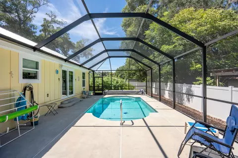 Exterior - 907 Queen Rd, Saint Augustine, FL 32086 photo 5 of 13