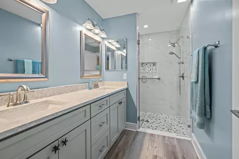 Bath - 907 Queen Rd, Saint Augustine, FL 32086 photo 1 of 3