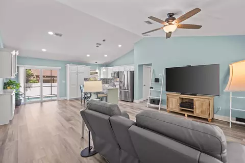 Living - 907 Queen Rd, Saint Augustine, FL 32086 photo 1 of 1