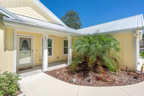 Exterior - 907 Queen Rd, Saint Augustine, FL 32086 photo 1 of 13