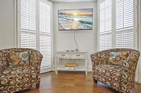 Living - 16 Mulvey St, Saint Augustine, FL 32084 photo 4 of 12