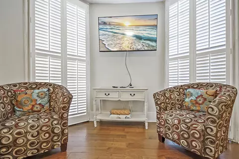 Living - 16 Mulvey St, Saint Augustine, FL 32084 photo 4 of 12