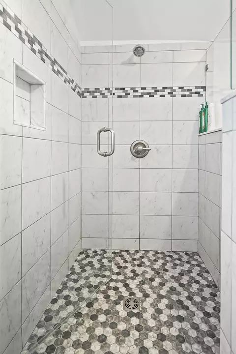 Bath - 16 Mulvey St, Saint Augustine, FL 32084 photo 1 of 4