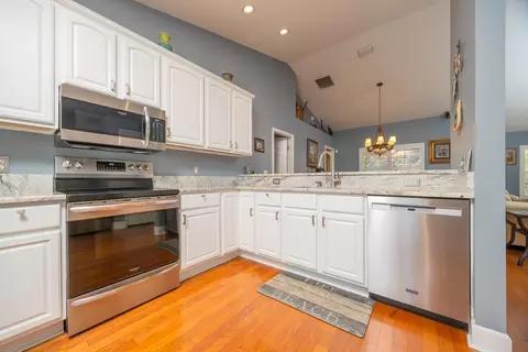 Kitchen - 145 Whispering Oaks Cir, Saint Augustine, FL 32080 photo 2 of 3