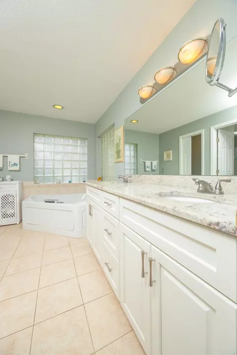 Bath - 145 Whispering Oaks Cir, Saint Augustine, FL 32080 photo 1 of 6