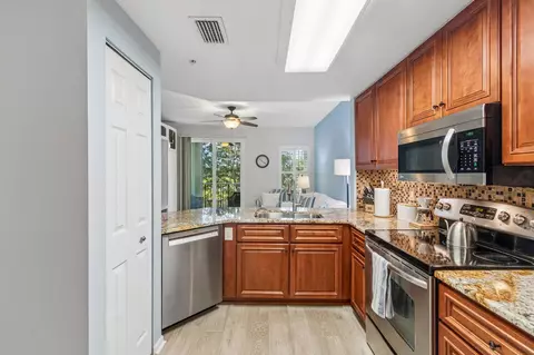 Kitchen - 1010 Bella Vista Blvd #108, Saint Augustine, FL 32084 photo 2 of 4