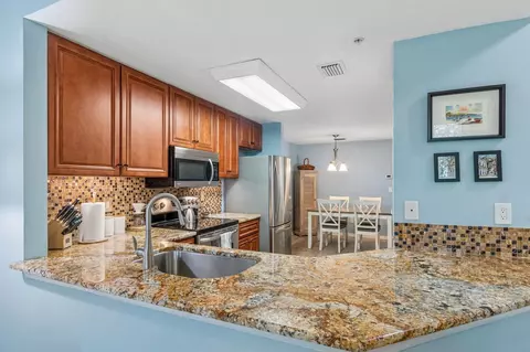 Kitchen - 1010 Bella Vista Blvd #108, Saint Augustine, FL 32084 photo 3 of 4