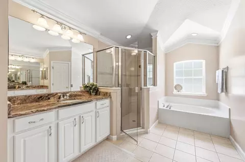 Bath - 212 Whisper Ridge Dr, Saint Augustine, FL 32092 photo 3 of 9