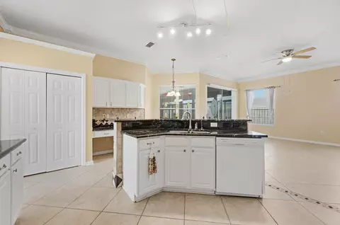 Kitchen - 212 Whisper Ridge Dr, Saint Augustine, FL 32092 photo 4 of 7
